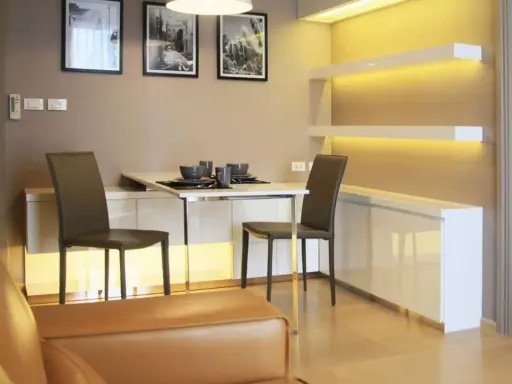 For rent HQ Thonglor, 29th floor, beautiful room, fully furnished, very cool, book now, don't miss it.