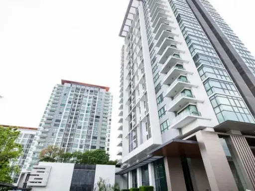 Sell / rent The Room Sukhumvit 62 built-in furniture, area 47 sq.m., on the entire floor, has 8 rooms, next to BTS.