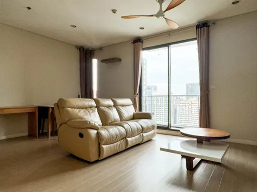 For rent Villa Asoke 2 bedrooms, 2 bathrooms, 34th floor, high view, great price, you will regret it if you miss it.
