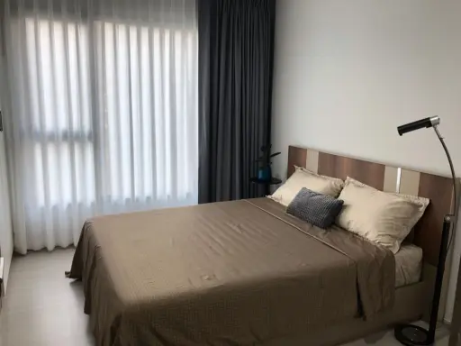 For rent: Life Asoke-Rama 9, a nice room with complete decoration. Reserve now, don't miss out!