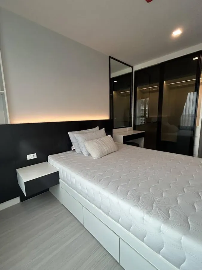 For rent: Life Ladprao, fully furnished, Buit-In, decorated in a simple, minimal style. If interested, hurry and reserve it.