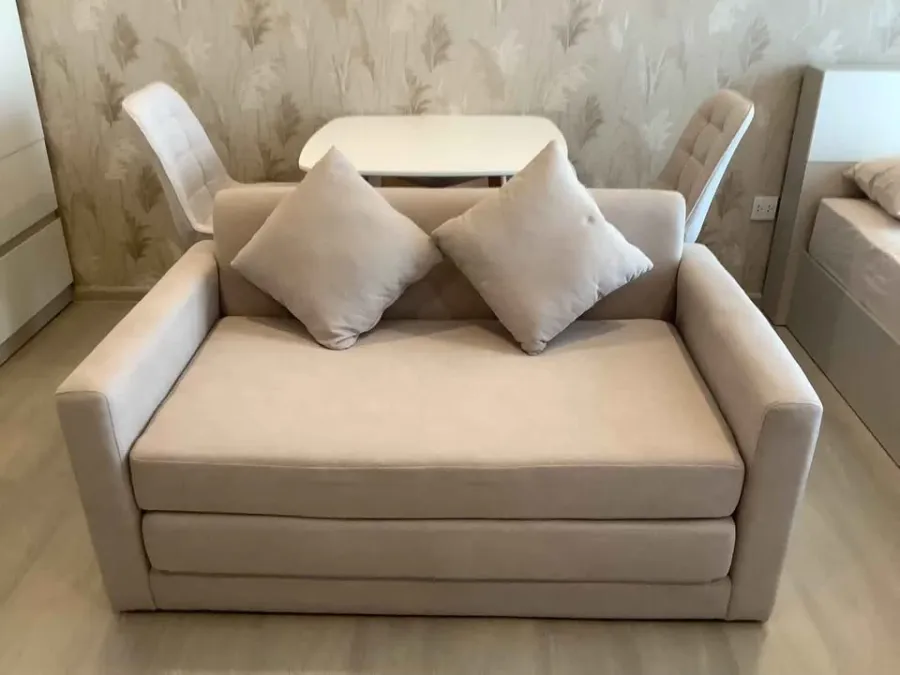 Condo for rent at Aspire Onnut Station. Nice room, high-quality wallpaper, amazing price. You won't want to miss this!