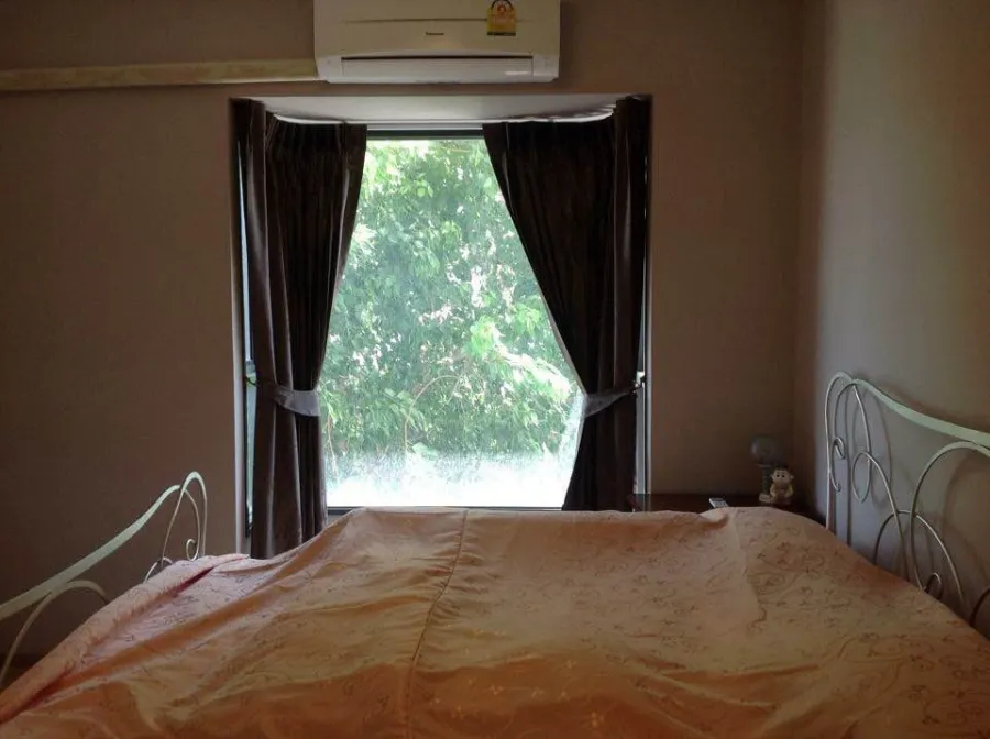 Sell / rent Condo Fuse Mobius Ramkhamhaeng Station, fully furnished room, ready to move in. Separation of living space. Book now.
