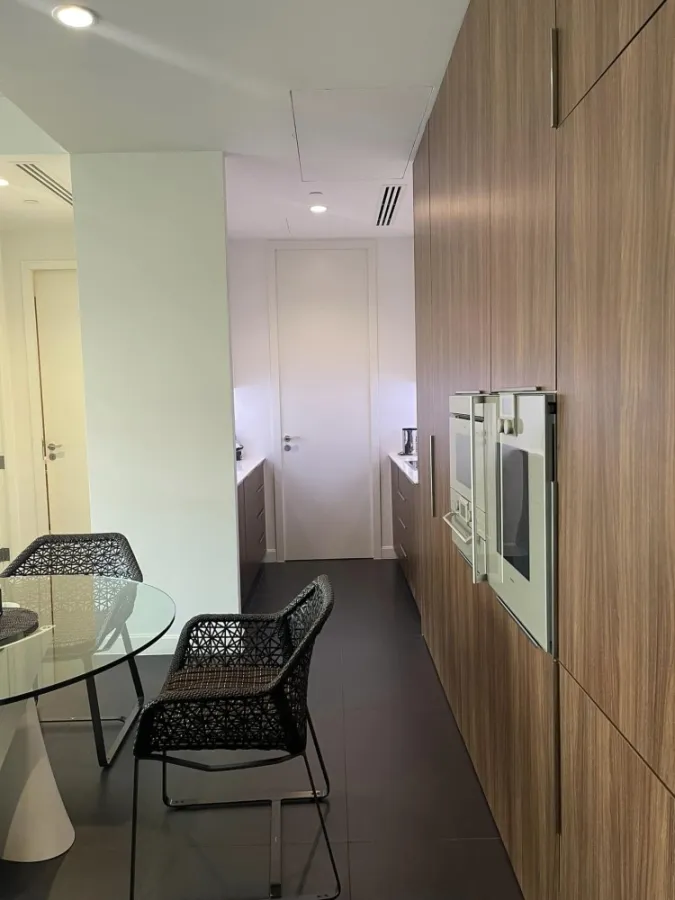 For rent, 185 Ratchadamri, the most popular furniture, full of huge wardrobes. The room is ready Hurry up to reserve now.