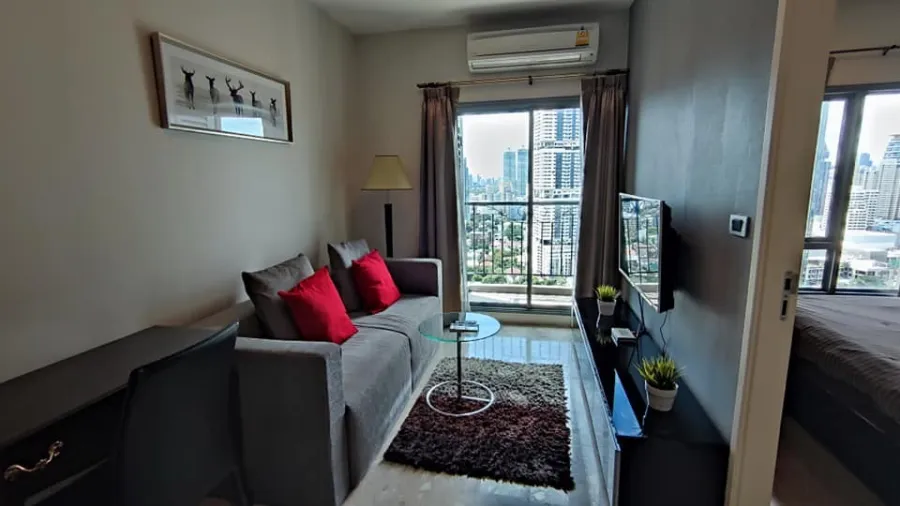 Condo for rent, The Crest Sukhumvit 34, 27th floor, great city view. Decorated room ready to move in You can just come and stay.
