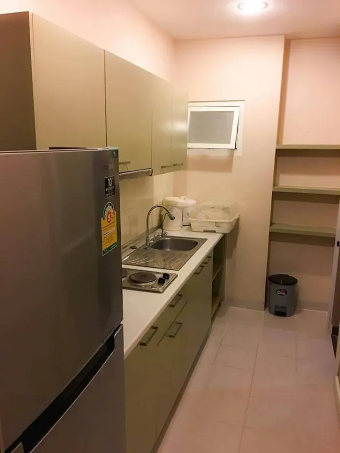 Condo for sale, Life @ Ratchada, Ladprao 36, nice room, wide size, fully furnished, good price, don't miss it.