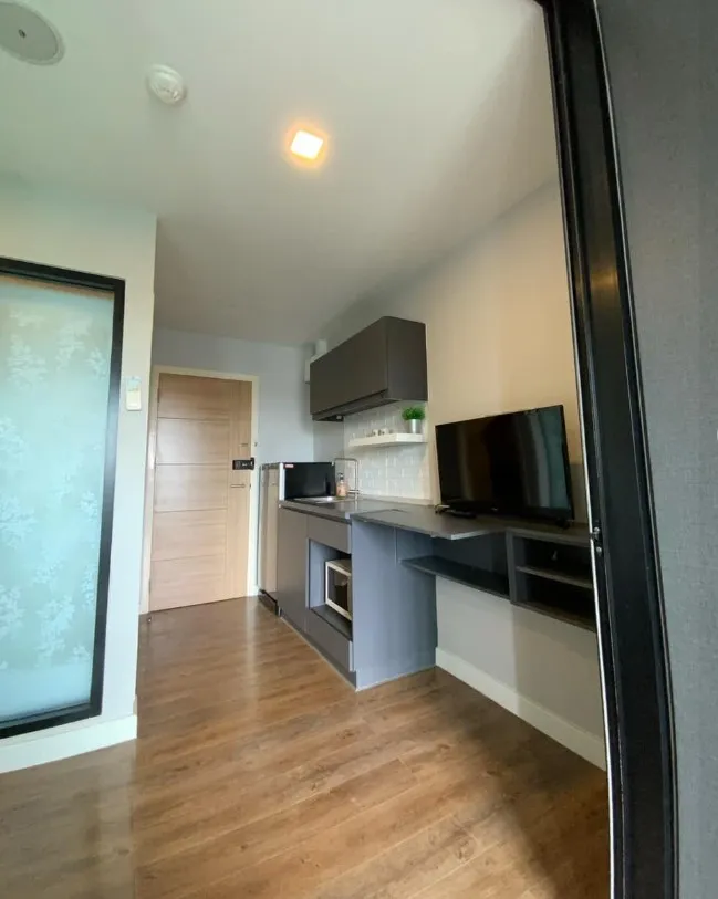 For rent: Esta Bliss, fully furnished, 4th floor, good height, swimming pool view. Don't just look, hurry and reserve now.