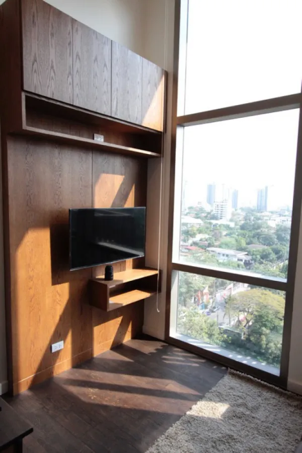ขายด่วน!! คอนโด ไอดีโอ มอร์ฟ 38 ห้องแบบ Duplex ตกแต่งสวย วิวดี ใกล้ BTS ทองหล่อ ห้ามพลาด!!