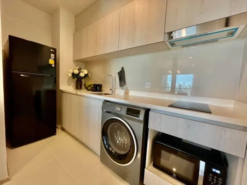 ให้เช่า Life One Wireless ชั้นสูง วิว Central Embassy ห้องตกแต่งเรียบหรู มีสไตล์สุดๆ ไม่จองพลาดมาก
