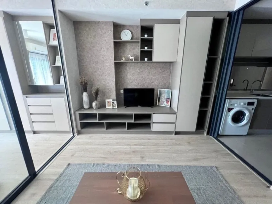 For rent: Ideo Sathorn-Wongwian Yai, 19th floor, fully furnished, ready to move in. If interested, hurry and reserve now.