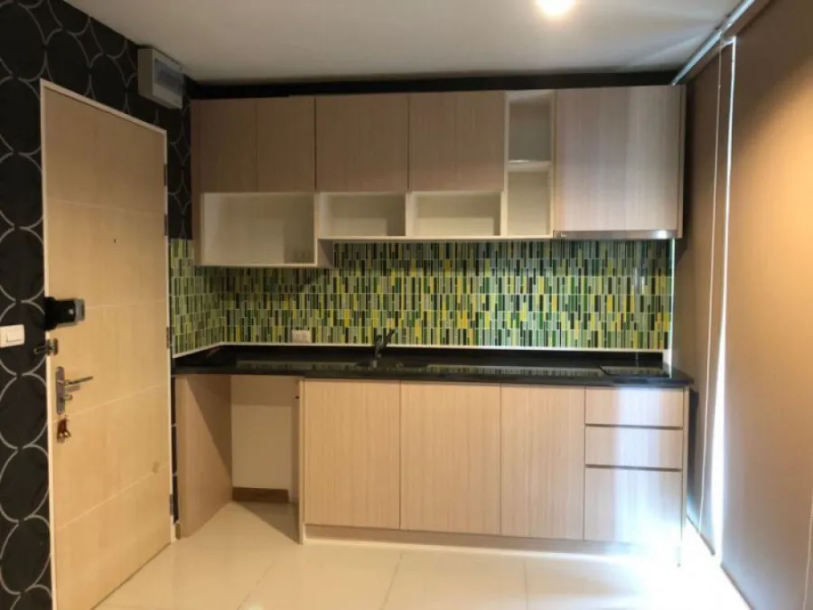 Condo for rent, Chateau in Town, Phaholyothin 14-2, near BTS, do not miss !!
