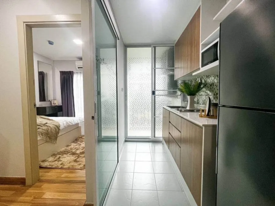 For rent, The One Plus Srinakarin, fully furnished with a whole set of furniture and complete sets of electrical appliances. If interested, book now.