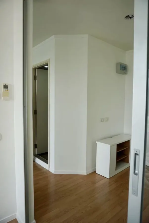 Condo for sale,rent Lumpini Ville Sukhumvit 109-Bearing, 4th floor, comes with full set of furniture. You can't miss it, book now.