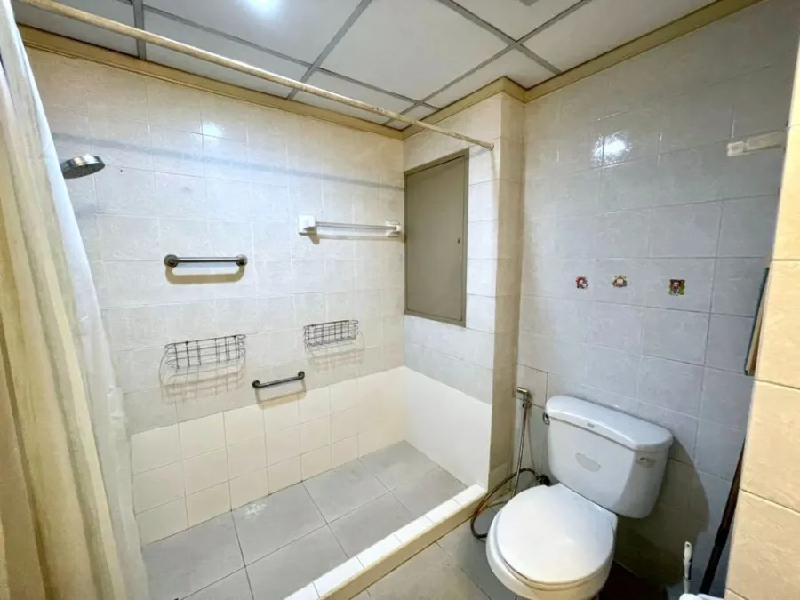 For sale Supalai Park Phahon Yothin 21, spacious room, located on the edge, very quiet, open view, view of Chang Building and swimming pool, urgent