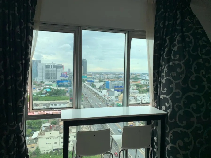 Very beautiful room, for sale, The Key Chaengwattana, corner room, very beautiful city view. Well decorated If interested, hurry up.
