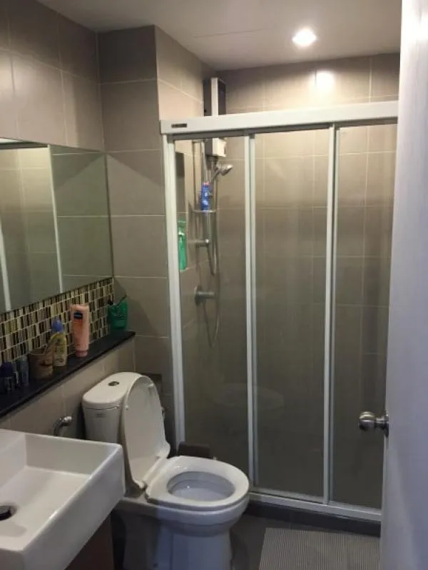 Urgent sale, Condo Hallmark Chaengwattana, pool view, fully furnished, furniture, appliances, complete electrical appliances, book now.