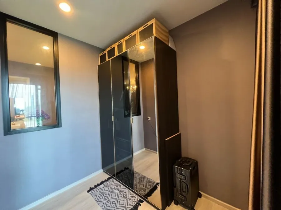 For sale or rent, Life Asoke, fully decorated room. The wallpaper is very beautiful and very livable. As good as this, you must reserve quickly.