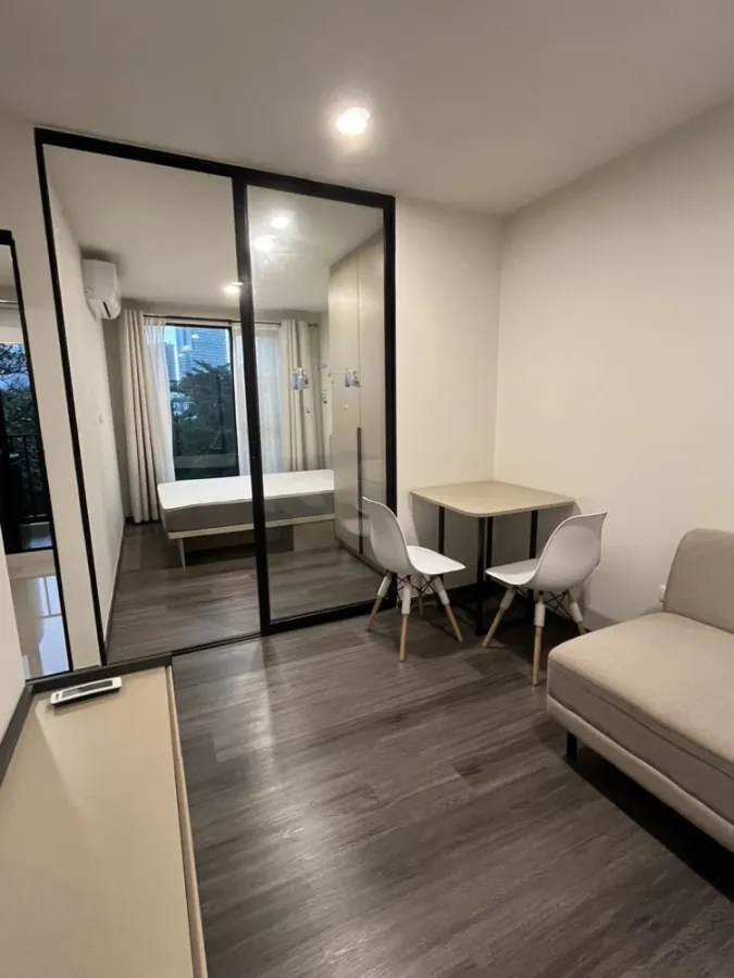 For rent Flexi sathorn-charoennakorn ห้องมุม private อยู่สบาย มีประตูกั้นเป็นสัดส่วนทุกโซน จองเลย