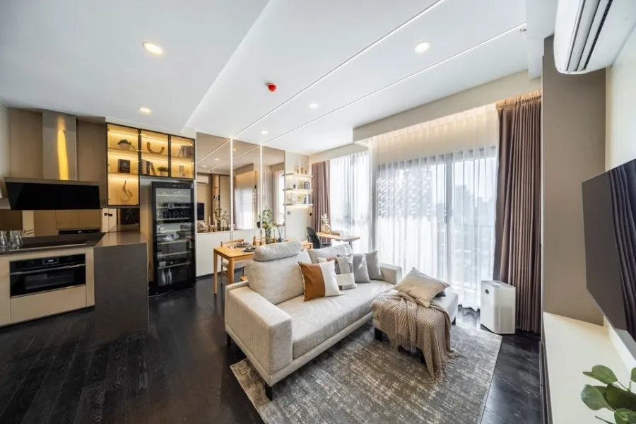 For sale or rent, Park Origin Thonglor, 19th floor, very beautiful view, corner room, elegantly decorated, awesome Buit-In, book now.