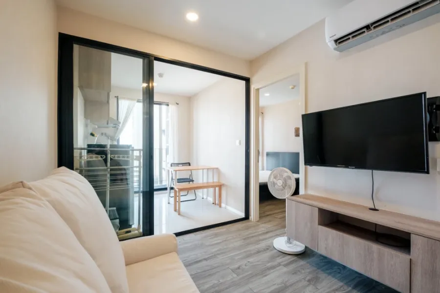 For sale: IKON Sukhumvit 77, 8th floor, fully furnished, nice to live in, hurry and reserve now, urgently.
