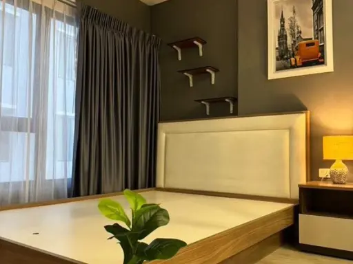 For rent re sell: The One Plus Grand Ramkhamhaeng, 4th floor, fully furnished room, ready to move in, reserve now, urgently.