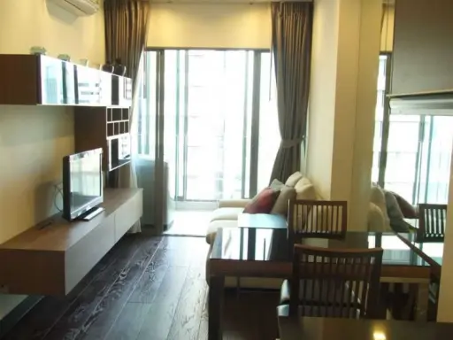 ให้เช่า ไอดีโอ คิว พญาไท ห้องสวยมาก ภายในตกแต่งเฟอร์บิ้วอินแน่นๆ วิวดีสุดๆ ต้องห้องนี้เลย ! images