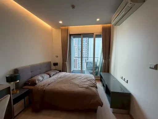 For sale or rent: The Address Asoke. Spacious unit with plenty of usable space, extremely comfortable and convenient to live in.