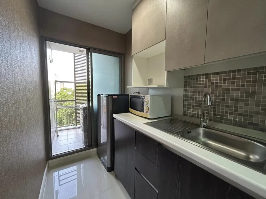 For sale: B Campus Prachachuen, 6th floor, separated rooms. Comes fully decorated, hurry and reserve now.