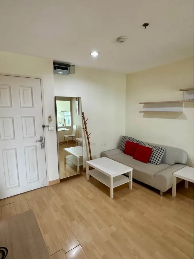 For sale, for rent, Life @ Phahonyothin-Ari, stunning city view, fully furnished, book now and you won't be disappointed.