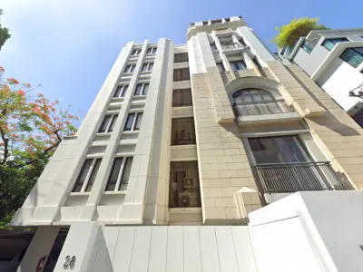 Vincente Sukhumvit 49