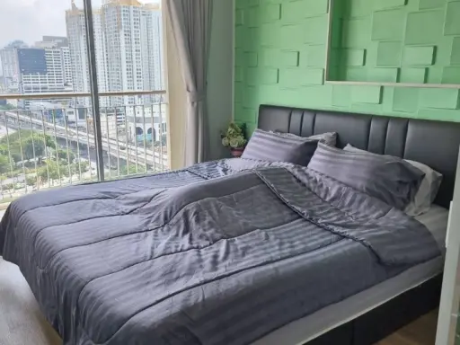 For rent Lumpini Place Rama 9-Ratchada. The dressing room is ready. Useful space, plus a friendly price. Don't be afraid to make a reservation.
