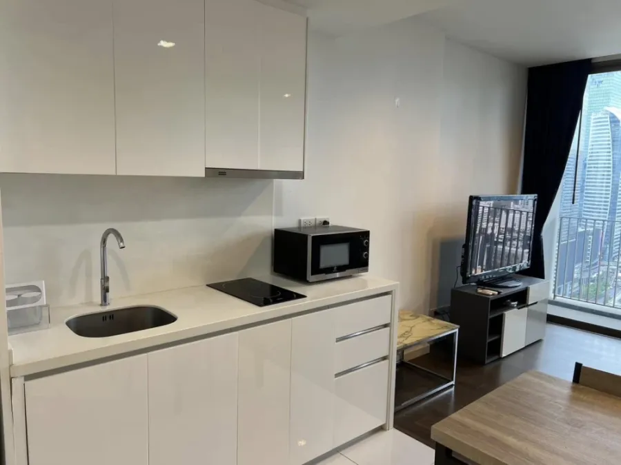 For sale, for rent, Nara 9 Sathorn condo, ready to move in, complete with furniture and electrical appliances. If you don't reserve, you'll regret it
