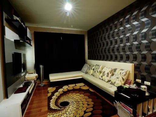 Selling Hive Taksin condo, high floor unit, spacious and comfortable, perfect for a family. Don't miss out, book now! images