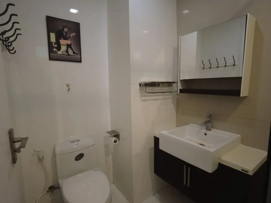 ให้เช่า The Bloom Sukhumvit 71 ห้องกว้าง โซฟานุ่มนั่งสบาย มาพร้อมทีวีจอใหญ่ดูหนังจุใจ รีบจองเลยจร้า