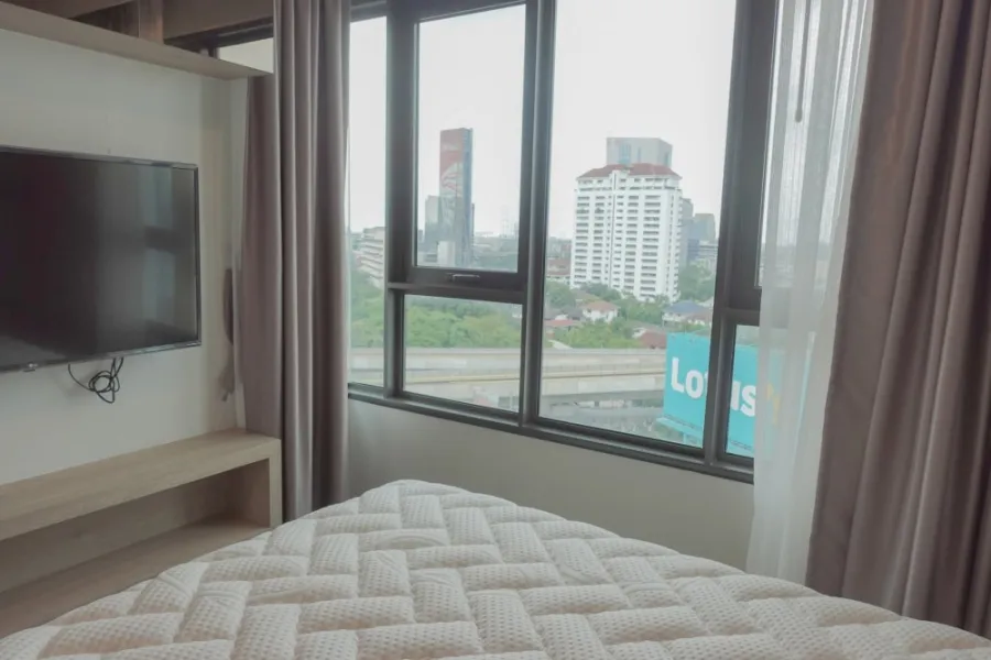 ให้เช่าคอนโด Life ลาดพร้าว 2 ห้องนอน 1 ห้องน้ำ ผนังลายหินออน แถมได้วิวเมืองสวยๆ ราคานี้คุ้มมาก ด่วน