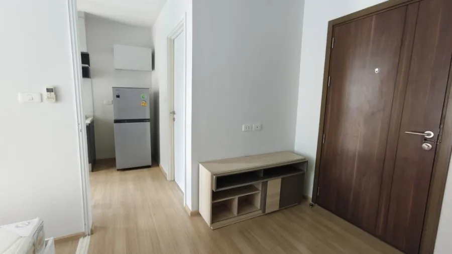 For rent: The BASE Chaengwattana, 9th floor, pool view, fully furnished, very livable. Book now!
