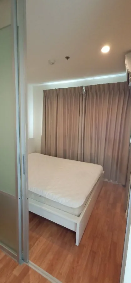 For rent, Lumpini Park Petchkasem 98, high floor, clear view, very airy. With full furniture set. If interested, hurry up.