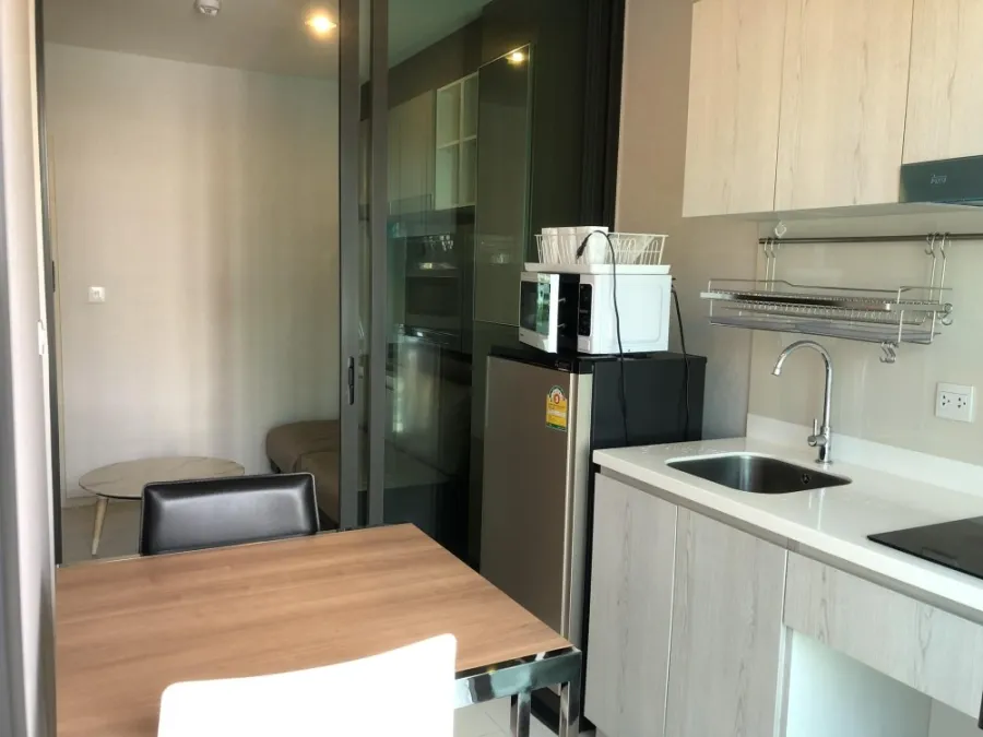 For sale, Life Pinklao. The room is beautifully decorated and stylish, very livable, with good built-ins. Don't delay, move in now!!