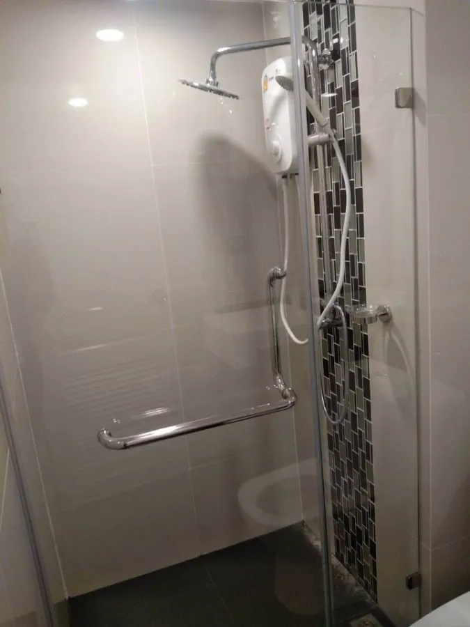 For rent, Bangkok Horizon lite @ Petchkasem 48 station, partitioned room. There is also a washing machine. Hurry up to reserve.