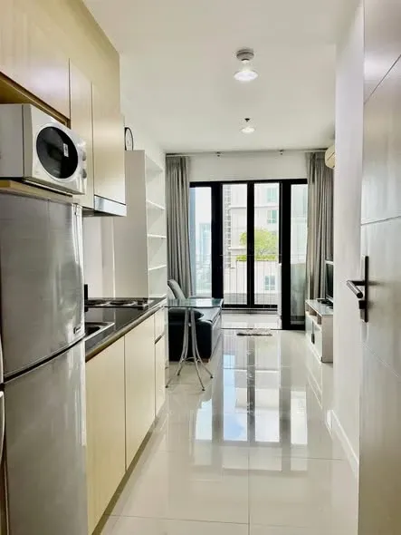 For rent: Ideo Ratchada - Huai Khwang, 17th floor, high view, comes with a very good price. You must not miss it.