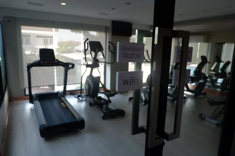Urgent for rent !! Id Condo Pause, convenient transportation, near the expressway, near BTS Bearing. Hurry !!