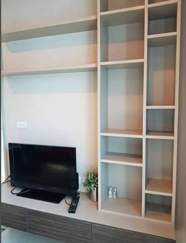 For rent Onyx Phaholyothin has a kitchen, fully furnished!!! Size 32 sq.m., 10th floor, pool view, very good location