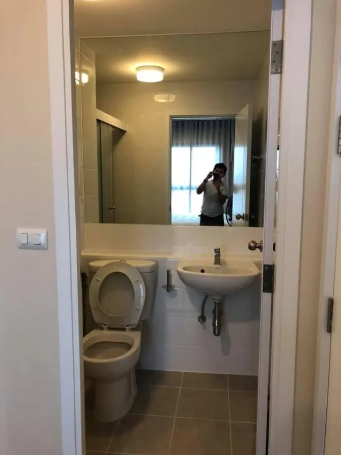 For rent, Plum Condo, Central Station, 1 bedroom, 1 bathroom, fully furnished, plus a built-in washing machine, hurry up and book now.