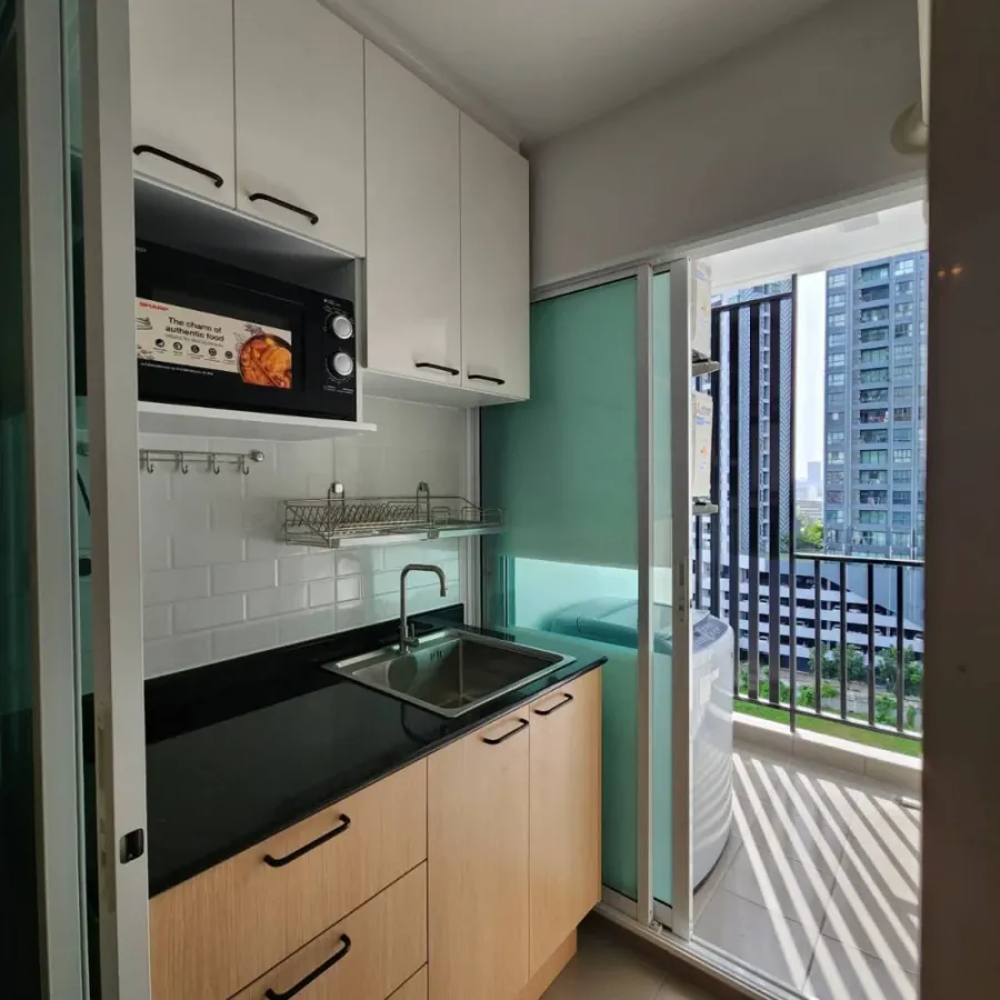 For rent: Regent Home Bangna, 20th floor, comes with furniture and appliances. Reserve now, don't miss out!