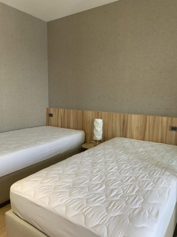 ให้เช่าด่วน triple y residence เตียงคู่ห้องใหม่ดูดีสวยงามมากชั้นสูงด้วยฟินๆๆ