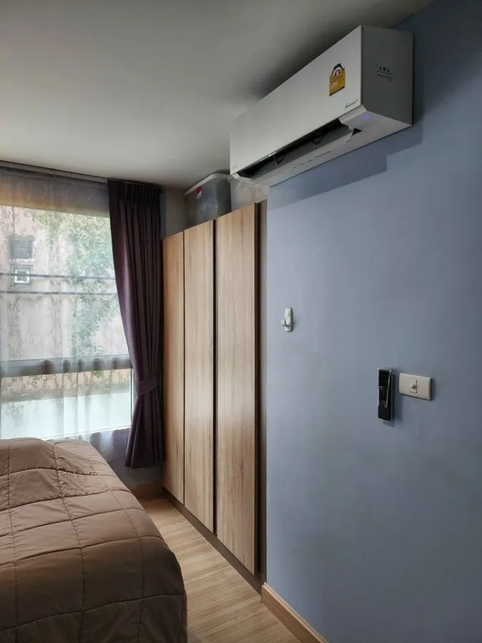 For rent: The Niche ID Seri Thai, blue-navy tone room, beautiful and comfortable to the eyes, complete facilities, don't miss it.