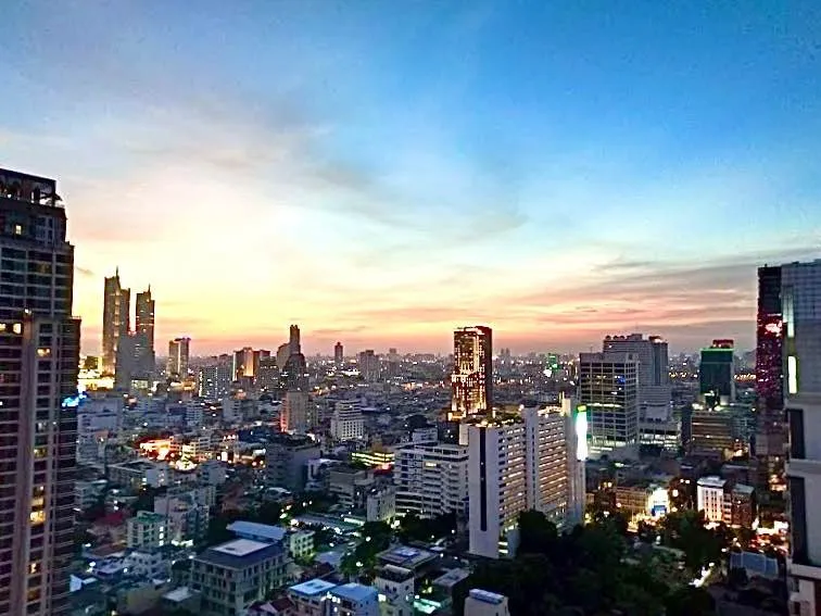 ให้เช่า ไลฟ์ แอท สาทร 10 ทิศเหนือ เฟอร์ครบ เครื่องใช้ไฟฟ้าครบ ม่านไฟฟ้า ที่นอนใหญ่อย่างดี ห้ามพลาด