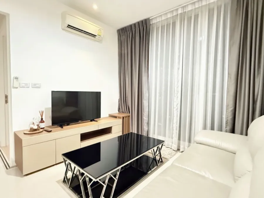 For rent: TC Green, 28th floor, spacious and comfortable room, fully furnished. Reserve now, don't miss out!