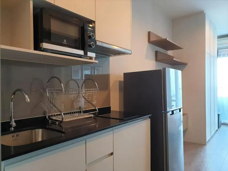 ห้องแต่งน่ารัก มีทุกอย่างพร้อมอยู่ และวิวสระว่ายน้ำแจ่มมาก Whizdom Avenue รัชดา ลาดพร้าว มาเช่าจ้า!!