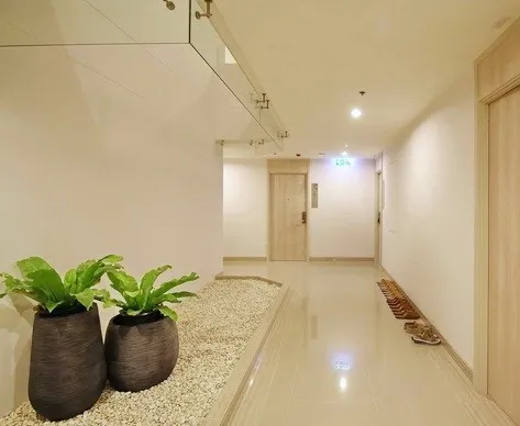 ขาย ให้เช่า คอนโด ริทึ่ม สุขุมวิท 42 ชั้นสูง ไม่บล็อควิว เฟอร์นิเจอร์บิ้วอินครบ
